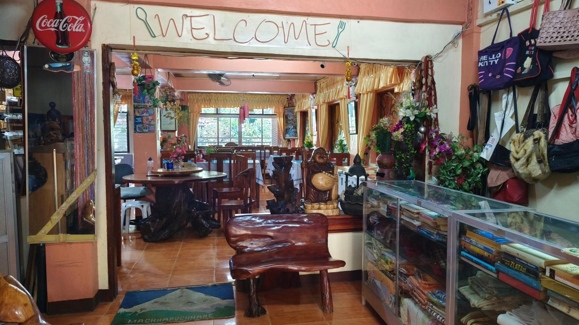People'S Lodge And Restaurant Банауе Екстериор снимка